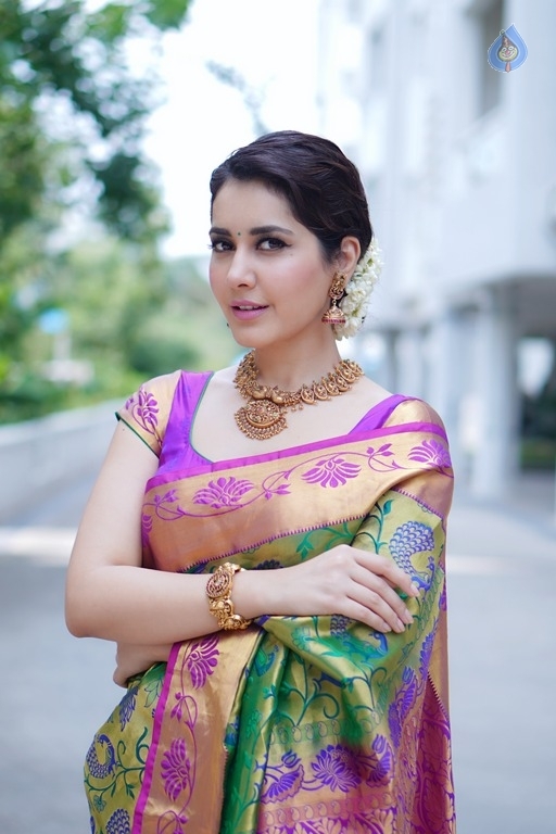 Raashi Khanna Latest Gallery - 18 / 21 photos
