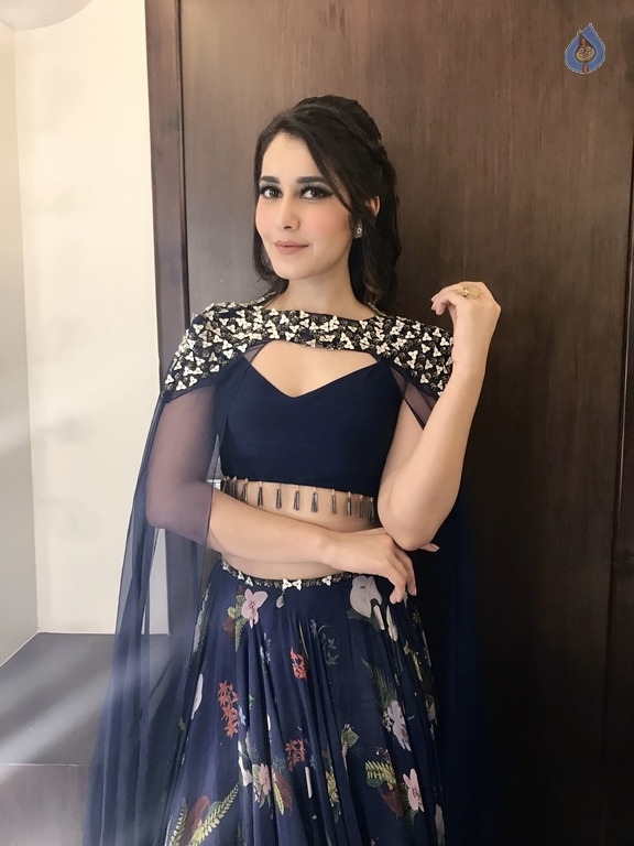 Raashi Khanna Latest Images - 5 / 11 photos