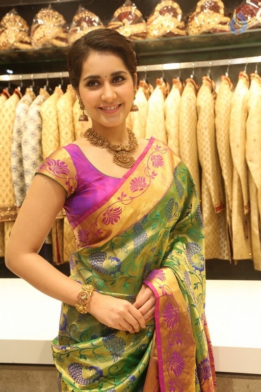 Raashi Khanna Latest Photos - 33 / 35 photos