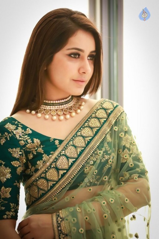 Raashi Khanna Latest Photos - 6 / 21 photos