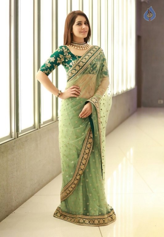 Raashi Khanna Latest Photos - 10 / 21 photos
