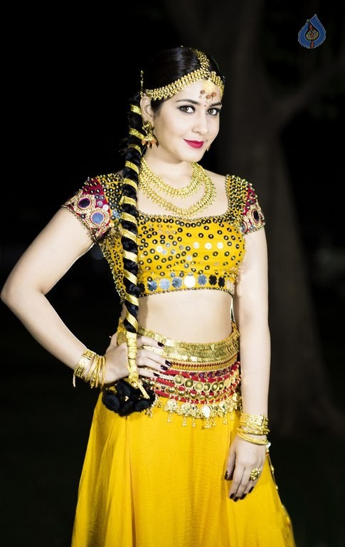 Raashi Khanna Latest Photos - 14 / 21 photos