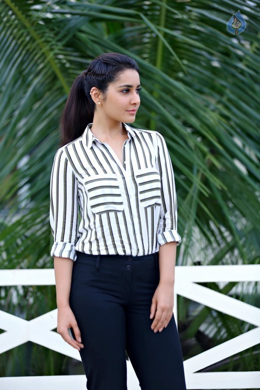 Raashi Khanna Latest Photos - 30 / 36 photos