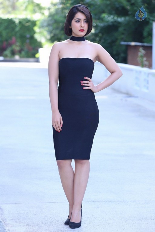 Raashi Khanna Latest Pictures - 7 / 28 photos