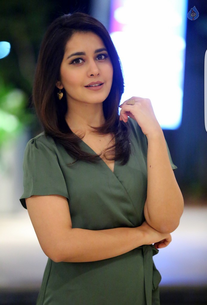 Raashi Khanna Latest Pictures - 12 / 25 photos