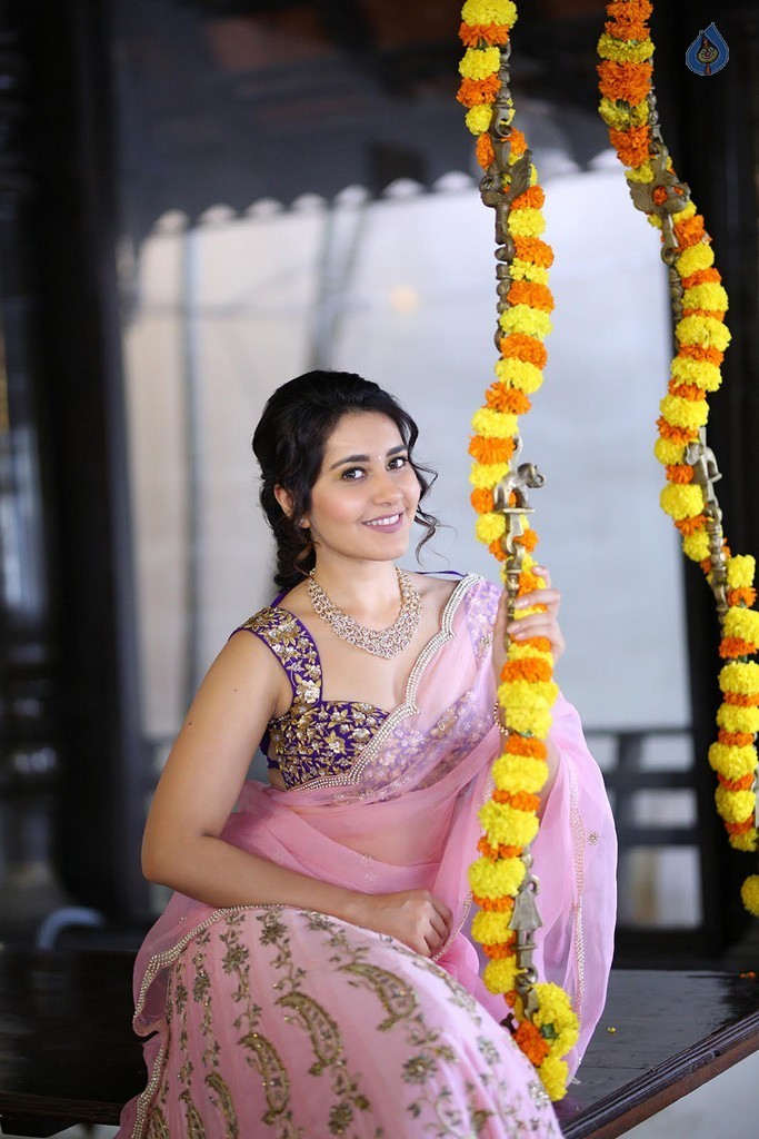 Raashi Khanna Latest Pictures - 17 / 25 photos