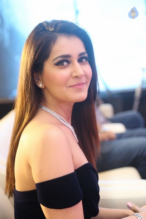 Raashi Khanna Latest Stills - 1 / 21 photos