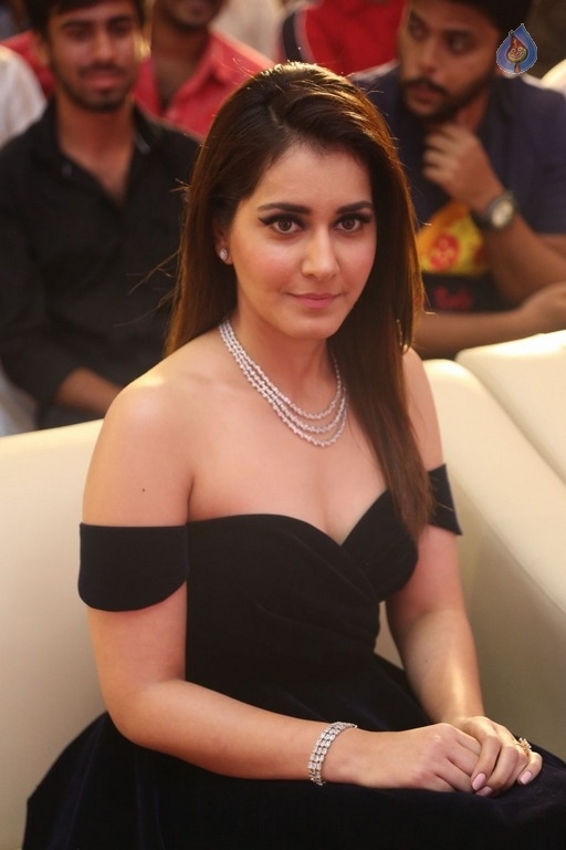 Raashi Khanna Latest Stills - 20 / 21 photos