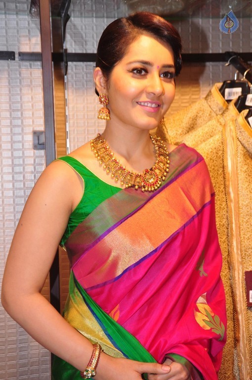 Raashi Khanna New Pics - 1 / 40 photos