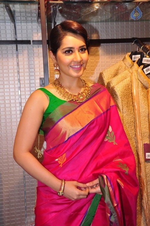 Raashi Khanna New Pics - 2 / 40 photos