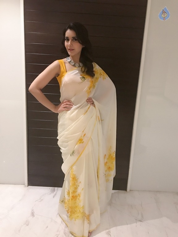 Raashi Khanna New Pics - 1 / 12 photos