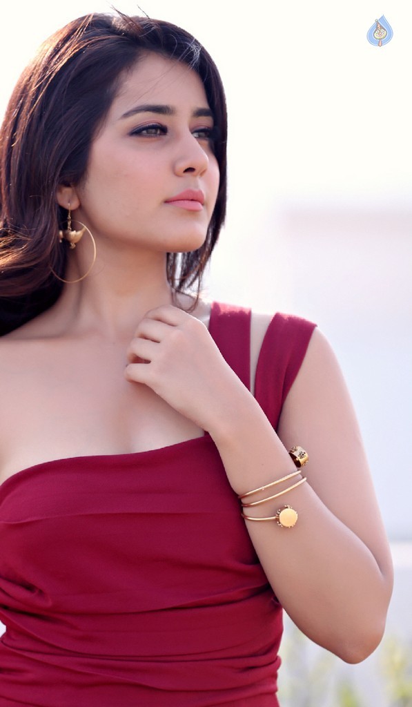 Raashi Khanna New Pictures - 6 / 14 photos