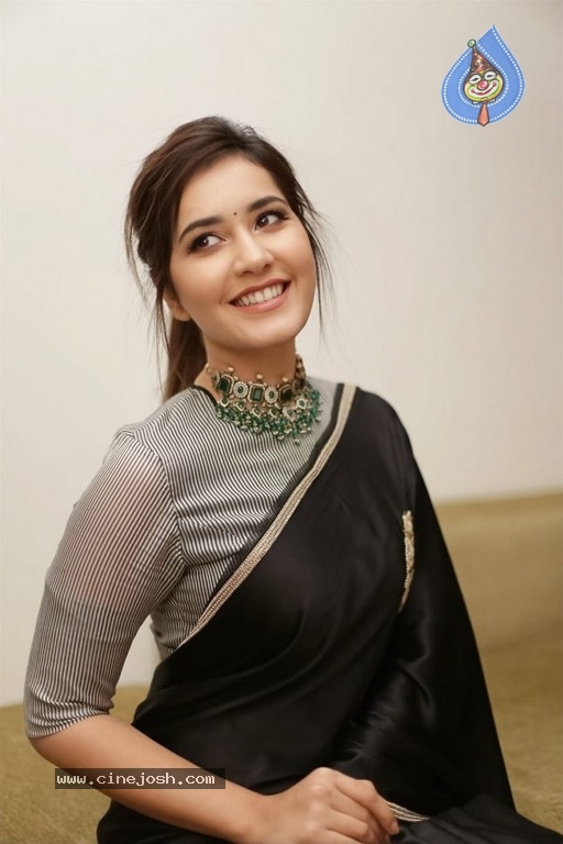 Raashi Khanna Photos - 2 / 8 photos