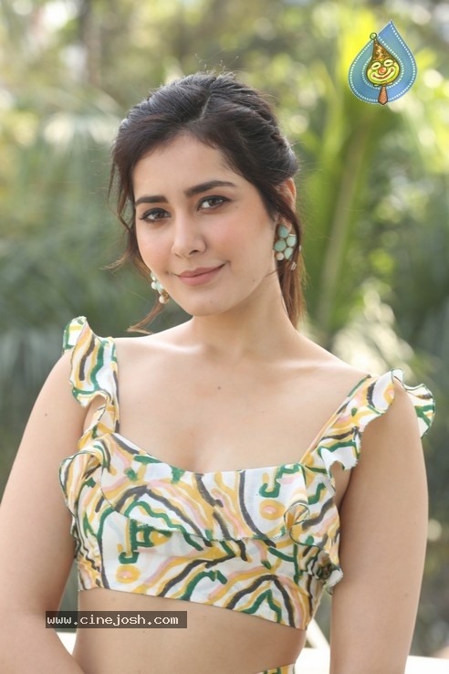 Raashi Khanna Photos - 20 / 42 photos