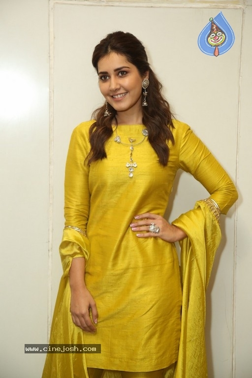 Raashi Khanna Photos - 10 / 21 photos