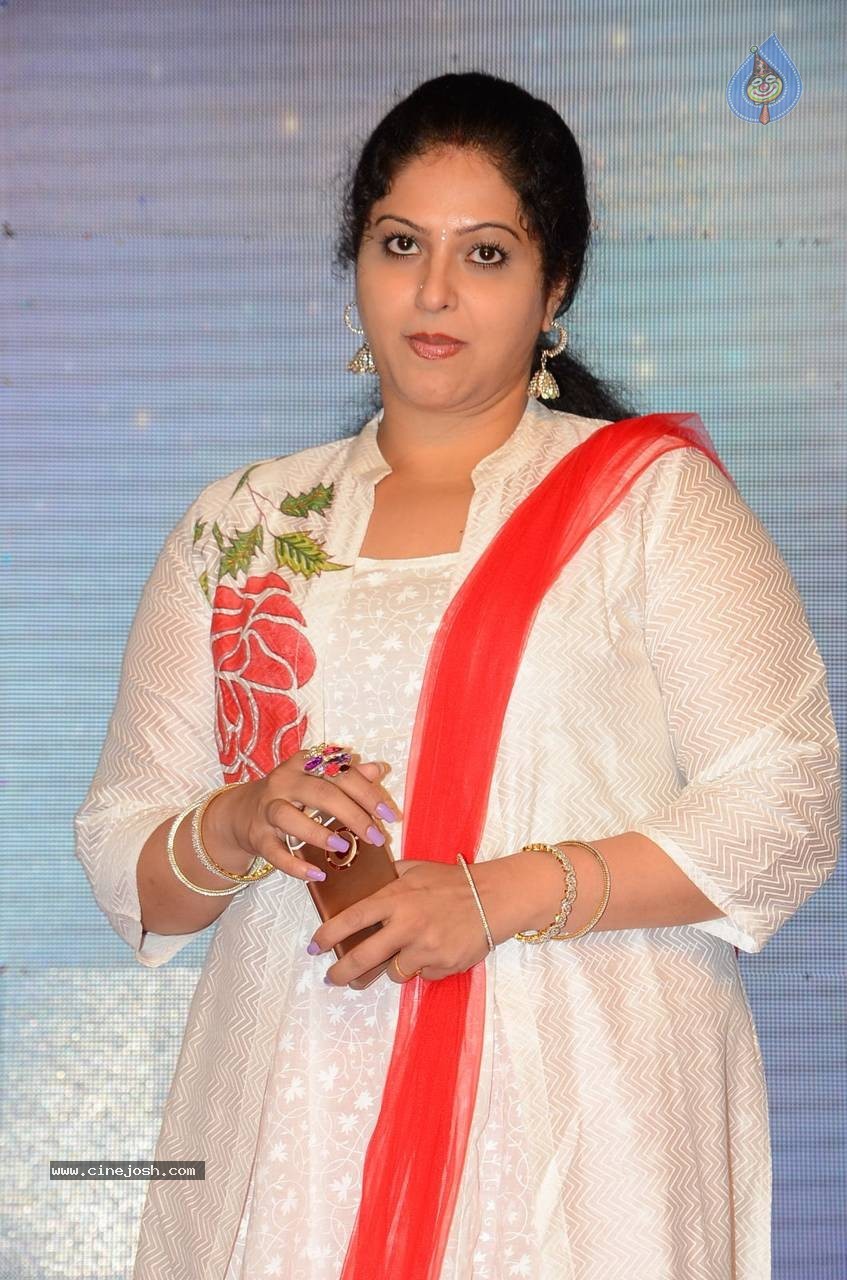 Raasi at Jilla Audio Launch - 36 / 38 photos