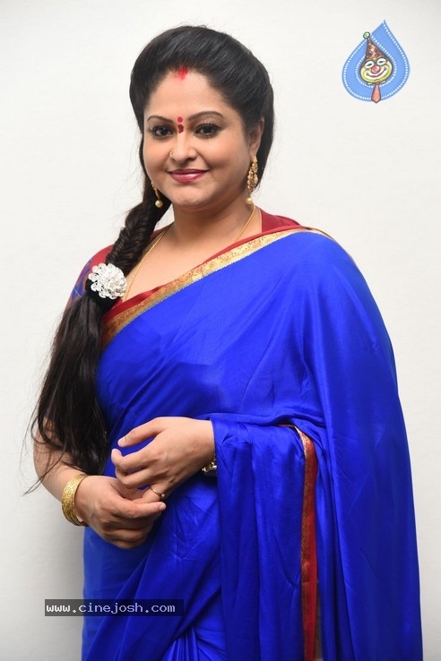 Raasi New Stills Photo 14 Of 18 