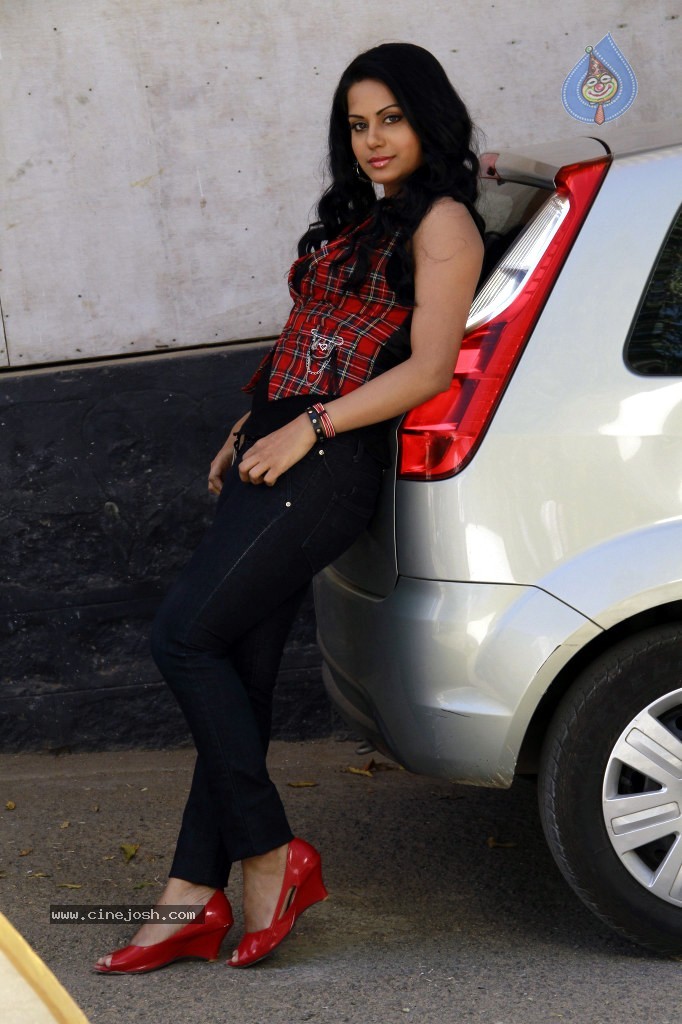 Rachana Mourya Hot Gallery - 22 / 70 photos
