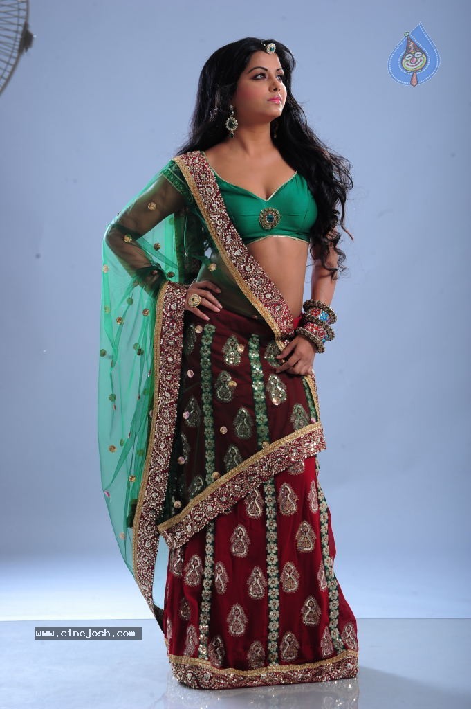 Rachana Mourya Hot Photos - 15 / 39 photos