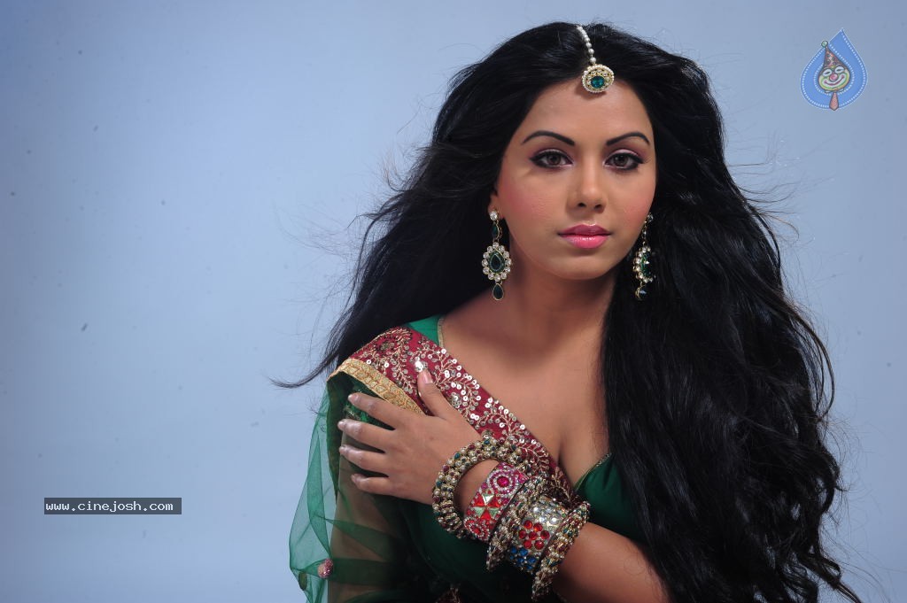 Rachana Mourya Hot Photos - 16 / 39 photos