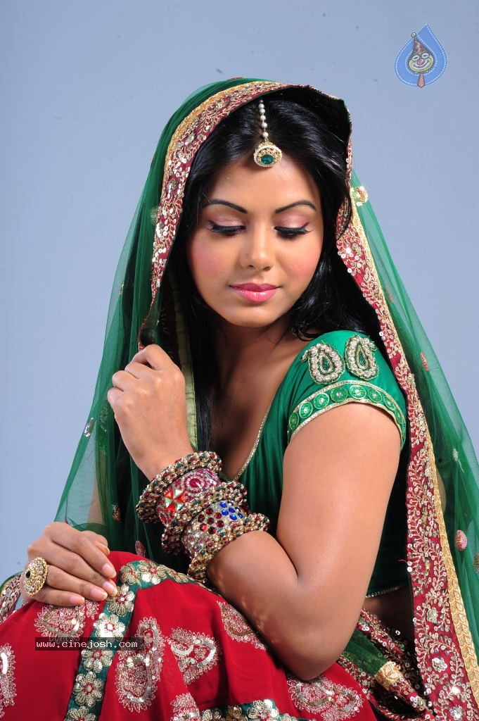 Rachana Mourya Hot Photos - 25 / 39 photos