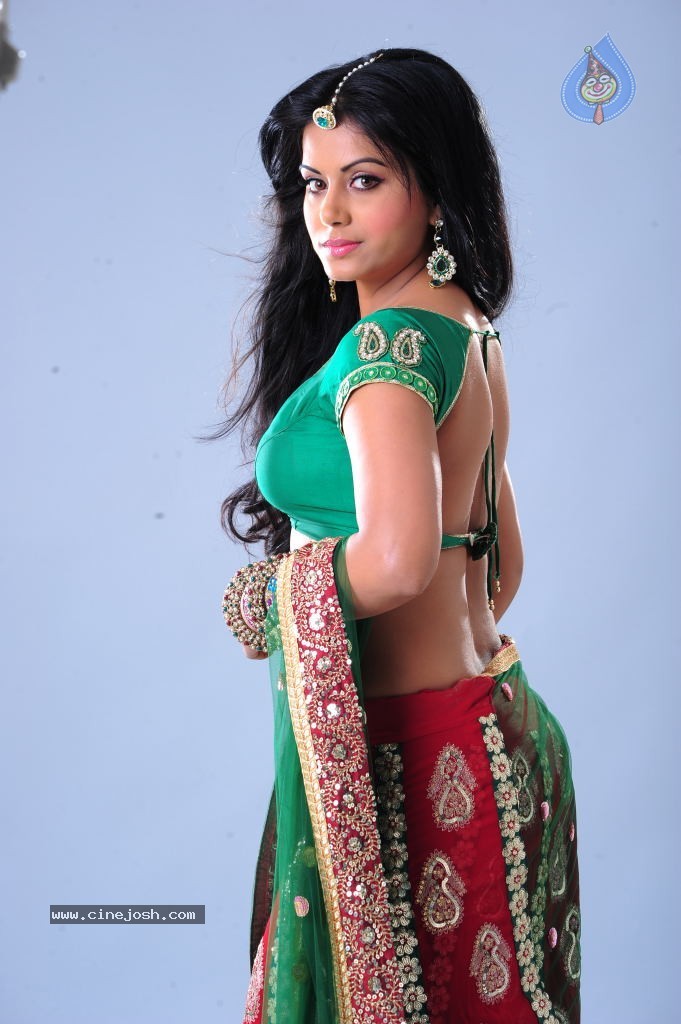 Rachana Mourya Hot Photos - 31 / 39 photos