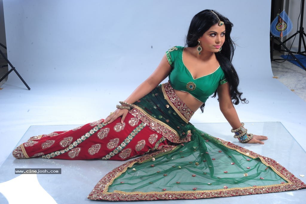 Rachana Mourya Hot Photos - 32 / 39 photos