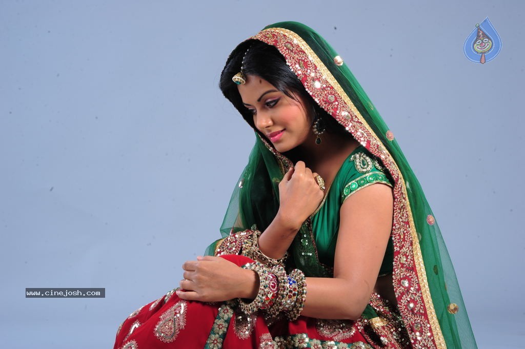Rachana Mourya Hot Photos - 35 / 39 photos