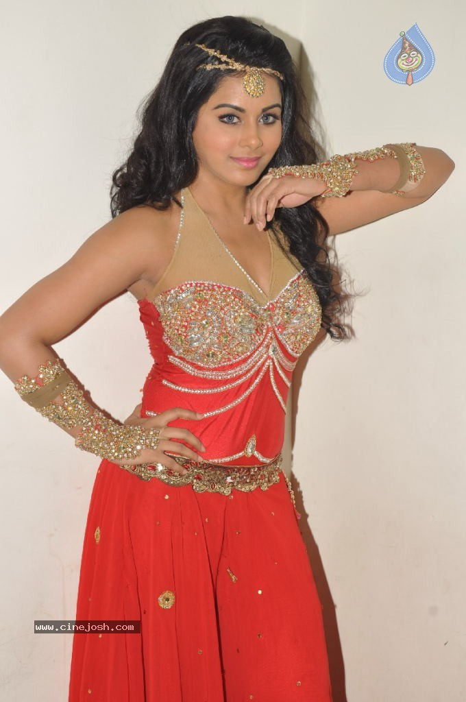 Rachana Mourya Hot Stills - 25 / 80 photos