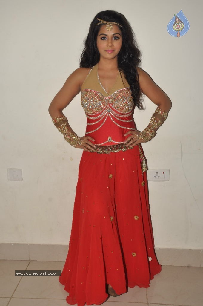 Rachana Mourya Hot Stills - 39 / 80 photos
