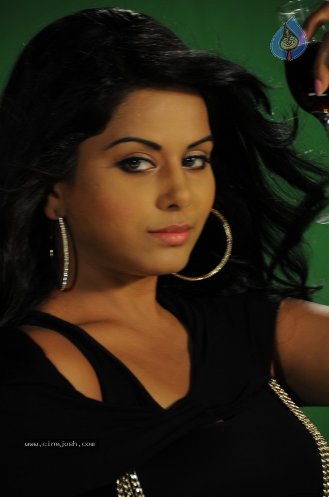 Rachana Mourya New Hot Photos - 28 / 113 photos