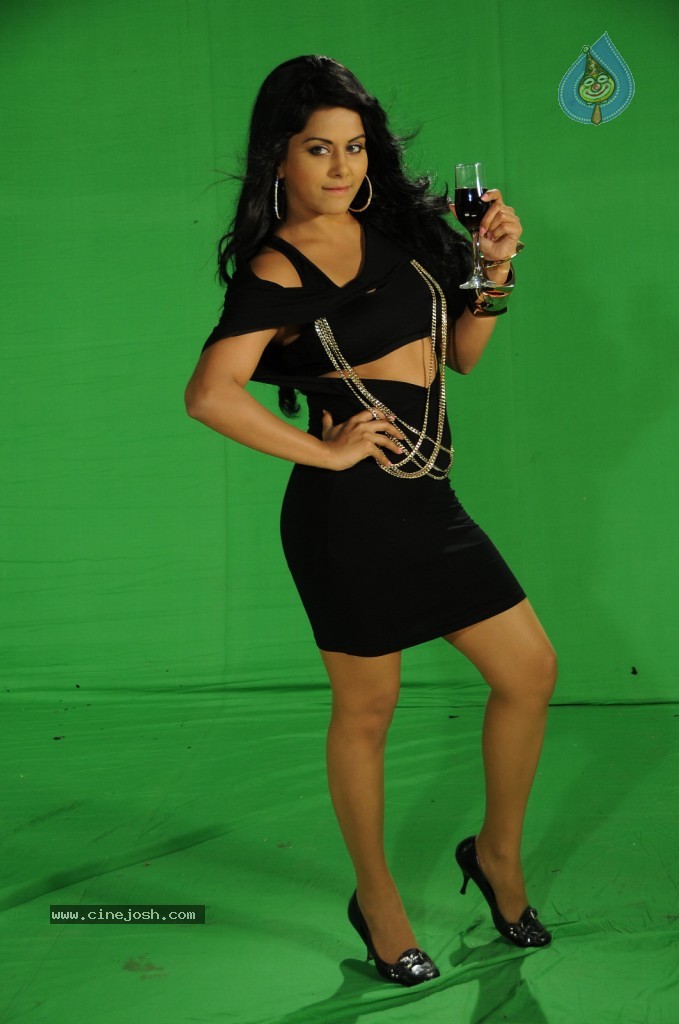 Rachana Mourya New Hot Photos - 29 / 113 photos
