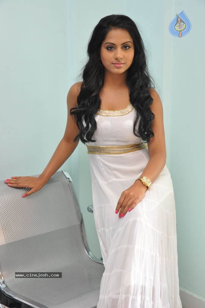 Rachana Mourya Hot Stills - 42 / 72 photos