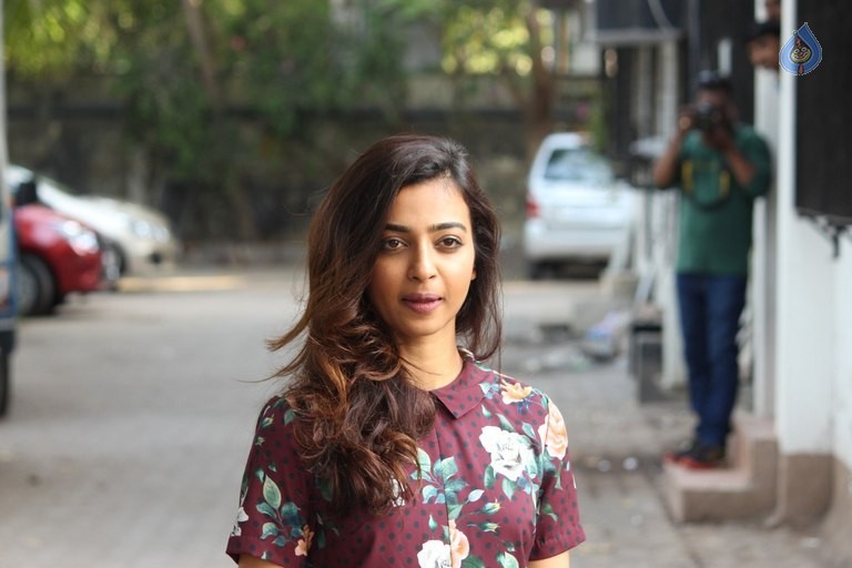 Radhika Apte New Photos - 13 / 24 photos