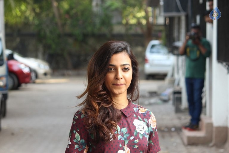 Radhika Apte New Photos - 14 / 24 photos