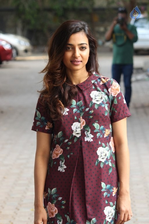 Radhika Apte New Photos - 19 / 24 photos