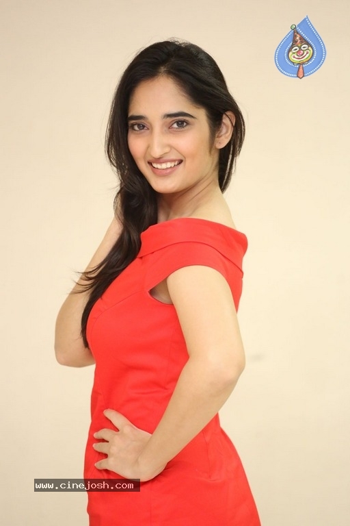 Radhika Mehrotra Images - 2 / 16 photos