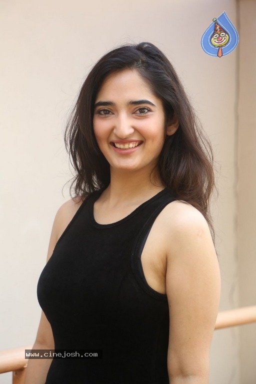 Radhika Mehrotra Stills - 5 / 21 photos