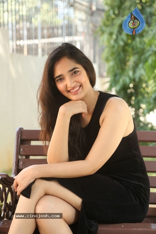 Radhika Mehrotra Stills - 16 / 21 photos