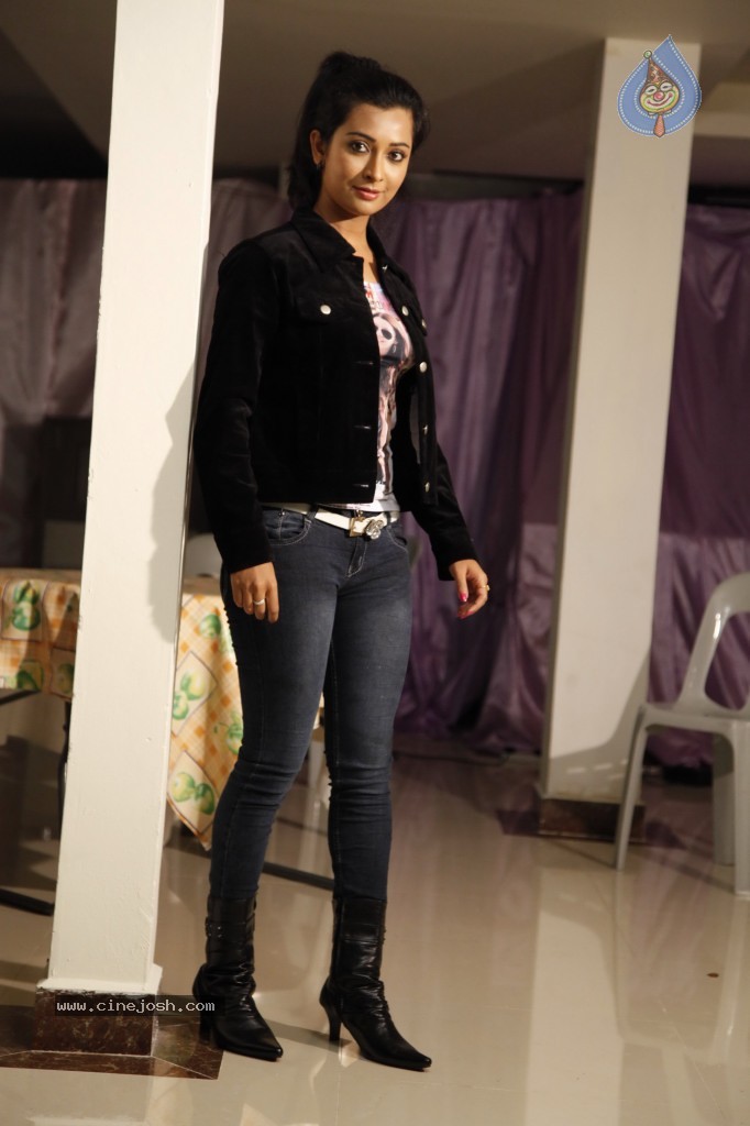 Radhika Pandit Hot Stills - 12 / 109 photos