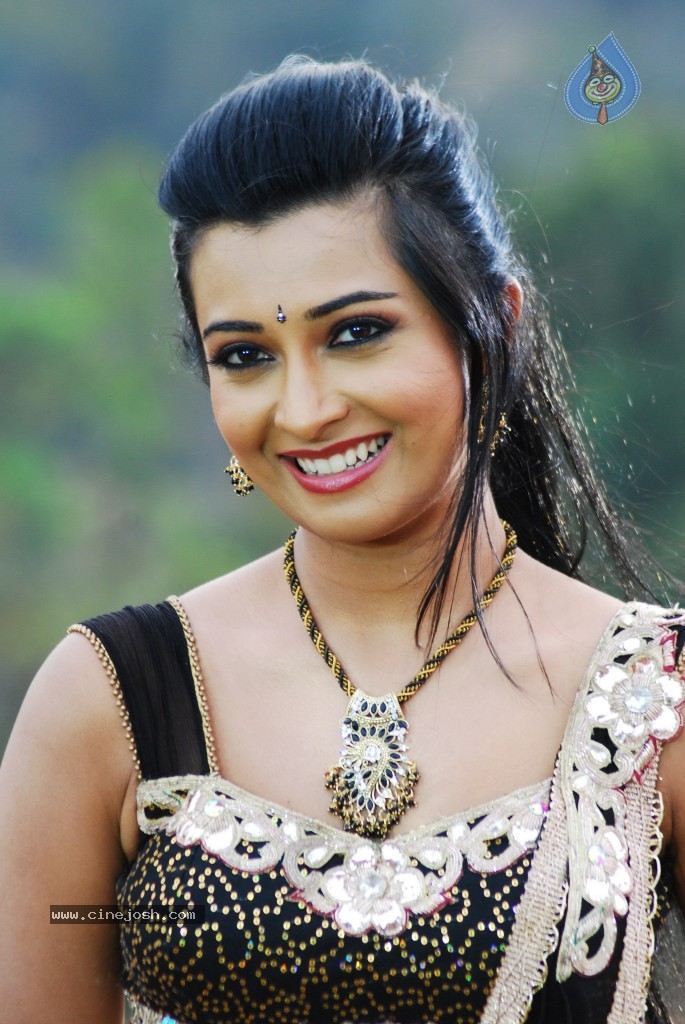 Radhika Pandit Hot Stills - 81 / 109 photos