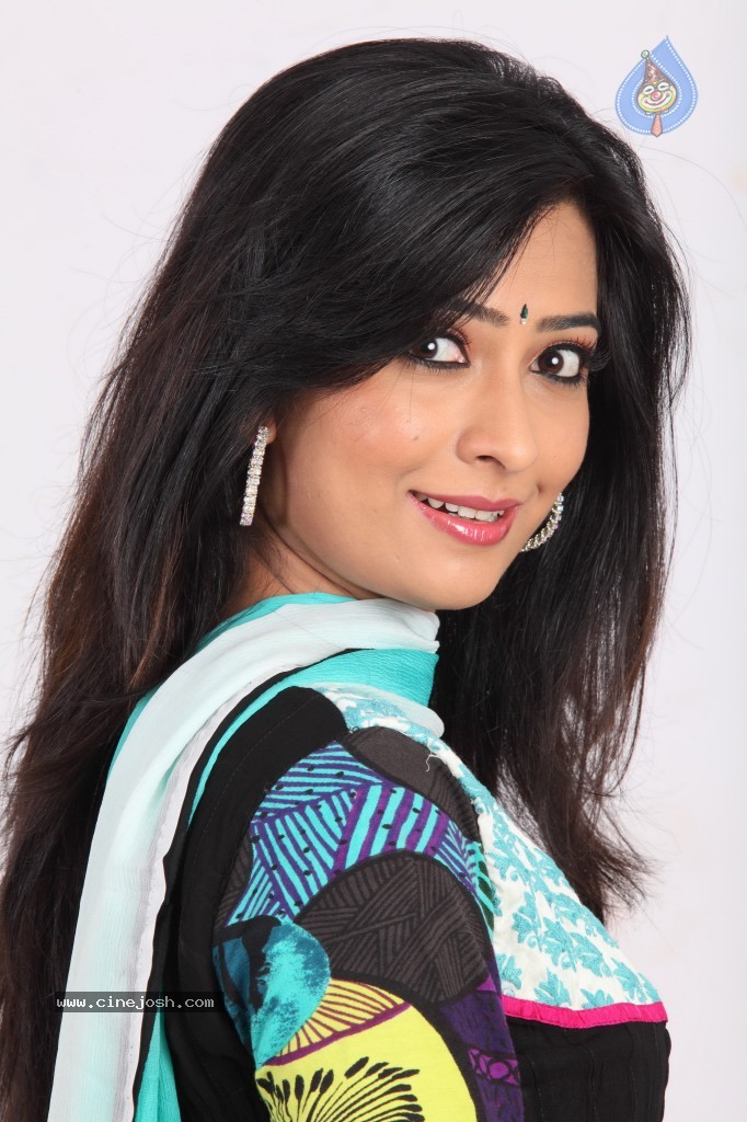 Radhika Pandit Hot Stills - 107 / 109 photos
