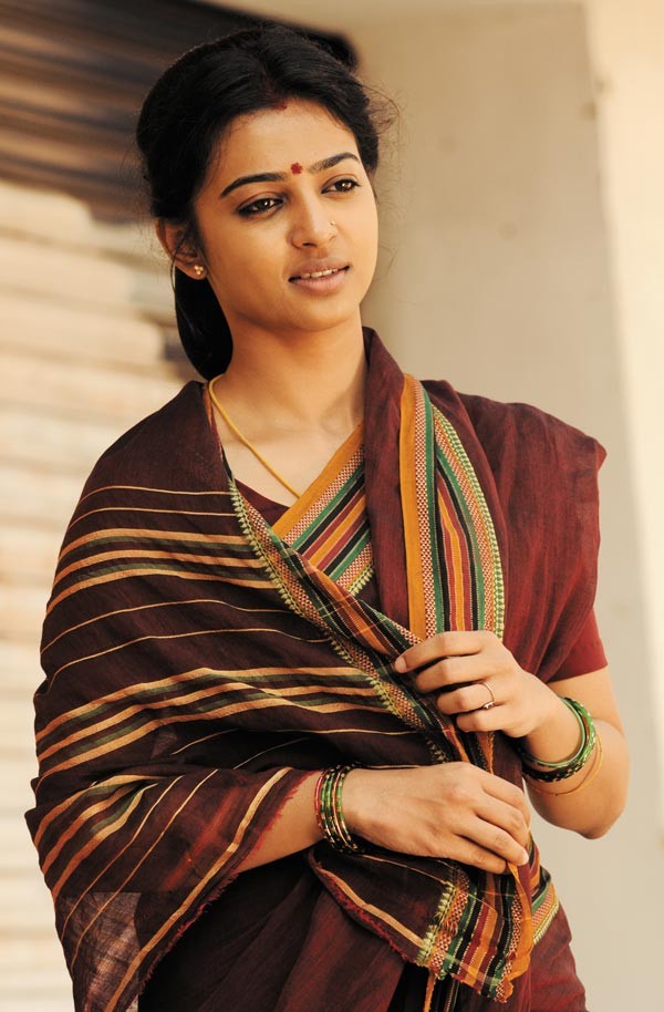 Radhika  Apte  - 1 / 9 photos