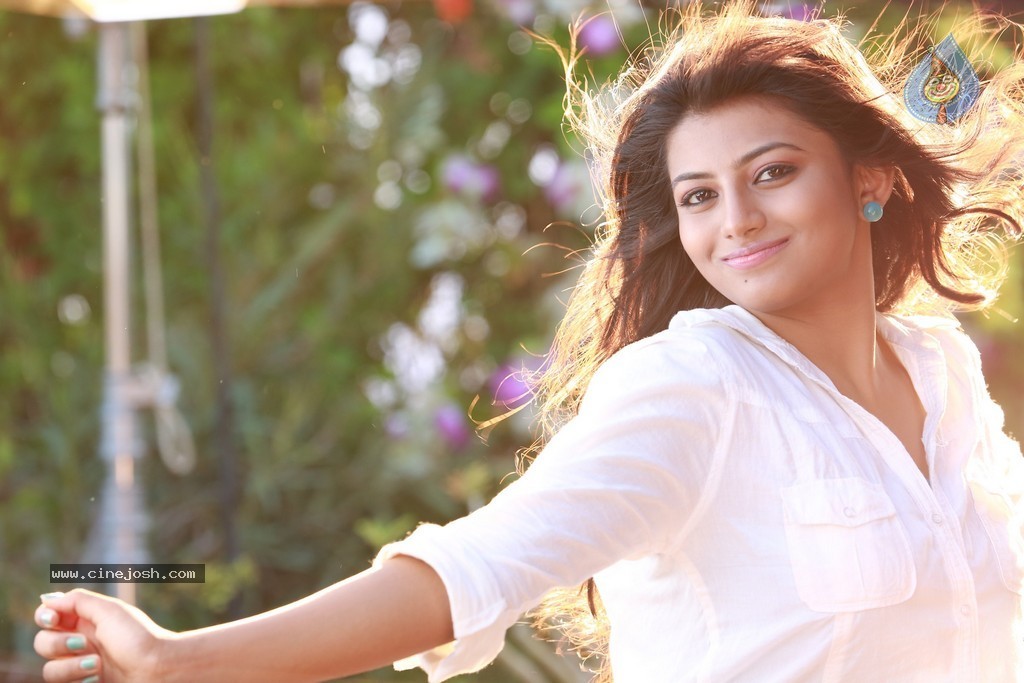 Rakshitha New Stills - 16 / 18 photos