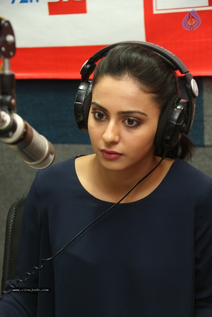 Rakul Preet Singh at Big FM - 60 / 77 photos