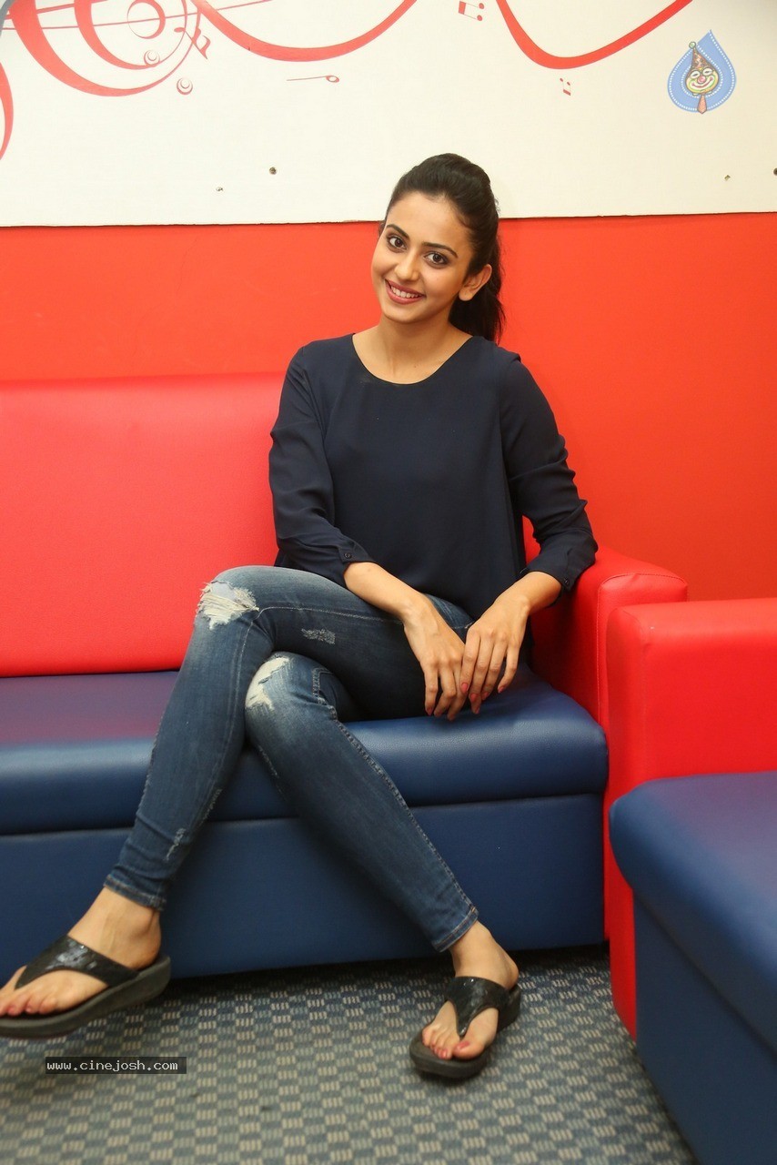 Rakul Preet Singh at Big FM - 67 / 77 photos