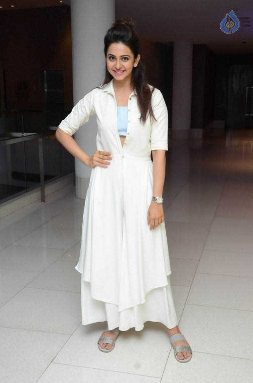 Rakul Preet Singh at Sarrainodu SM - 18 / 42 photos