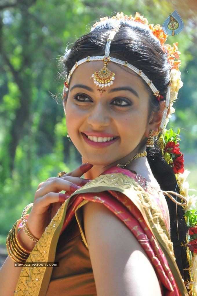 Rakul Preet Singh Cute Stills - 14 / 84 photos