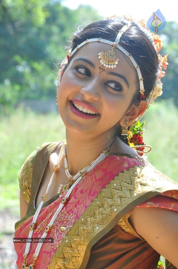 Rakul Preet Singh Cute Stills - 20 / 84 photos