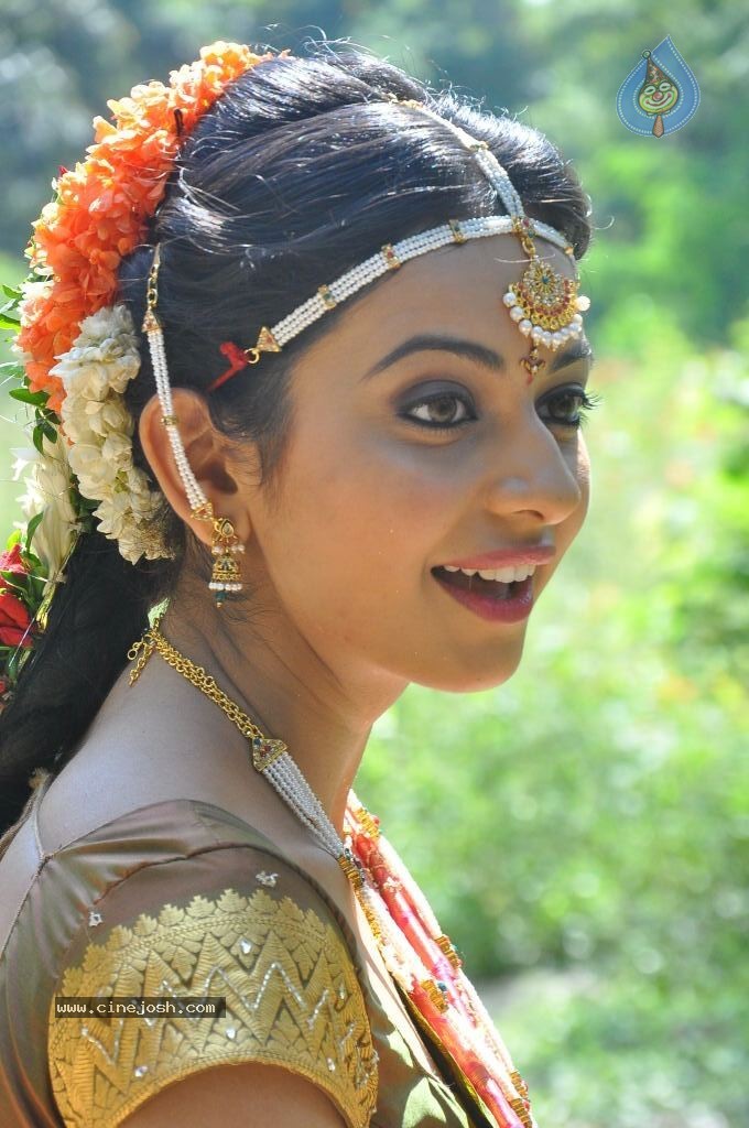 Rakul Preet Singh Cute Stills - 40 / 84 photos